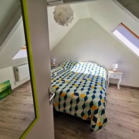 Prázdninový dům Maison Charmante A Avec Grand Jardin Et Terrasse Quettehou
